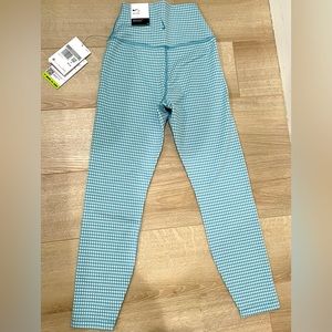 New! Nike Women’s Yoga Leggings